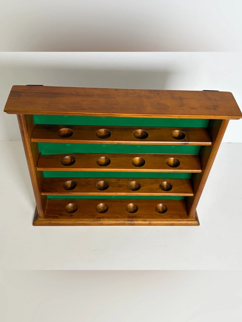 Wooden Golf Ball Display Rack Wall Mount 16 Ball Holder Green Felt Backing